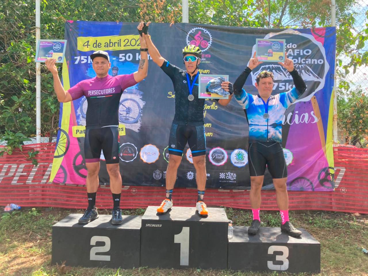El ciclomontañista juchiteco Octavio López alcanzó el segundo lugar de la categoría máster 40.