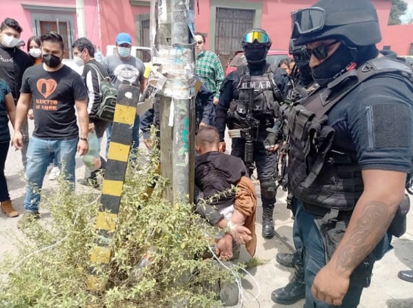 Policías municipales los rescataron de ser linchados. Tomás Martínez