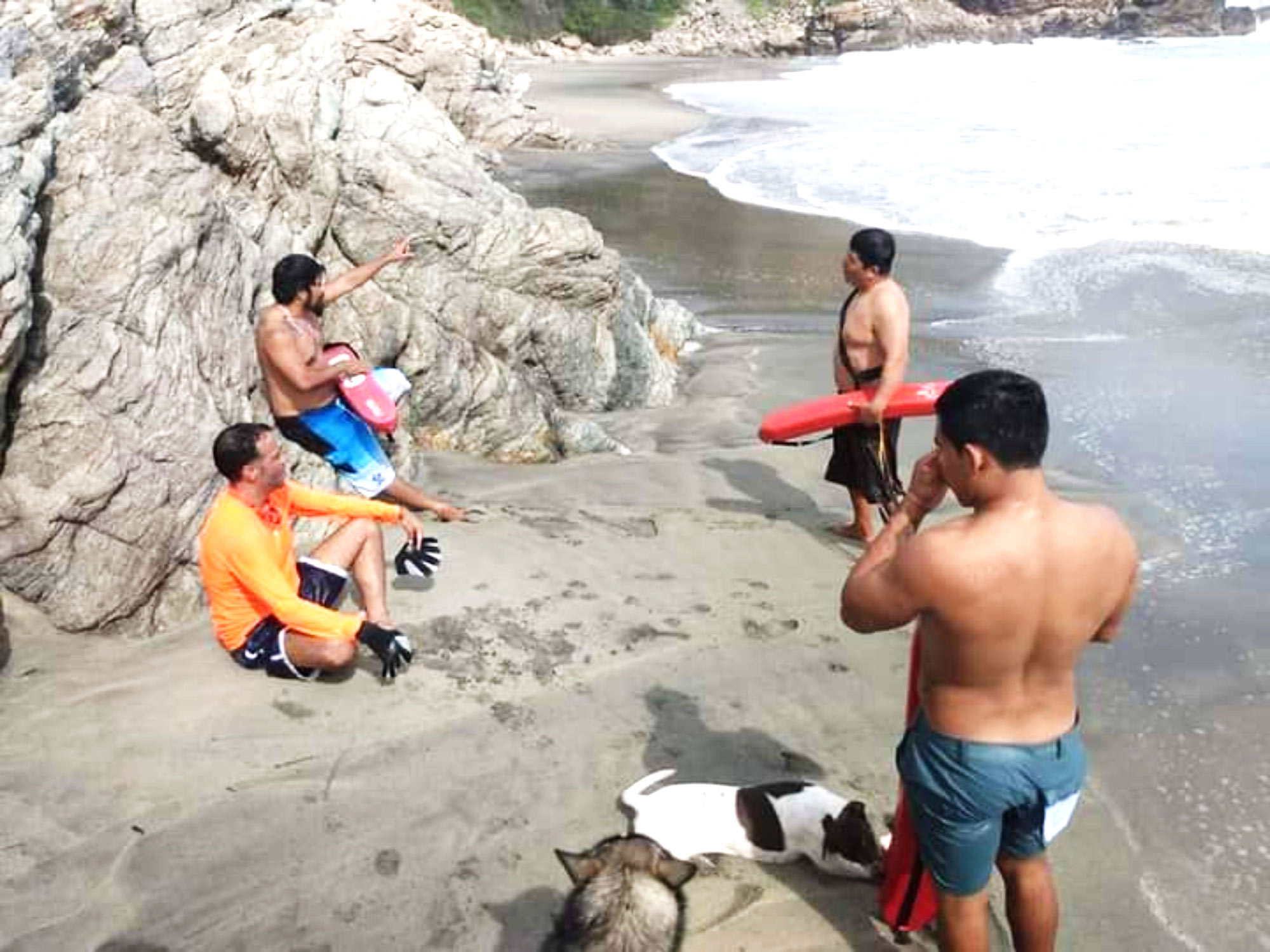 El turista fue rescatado sano y salvo.
