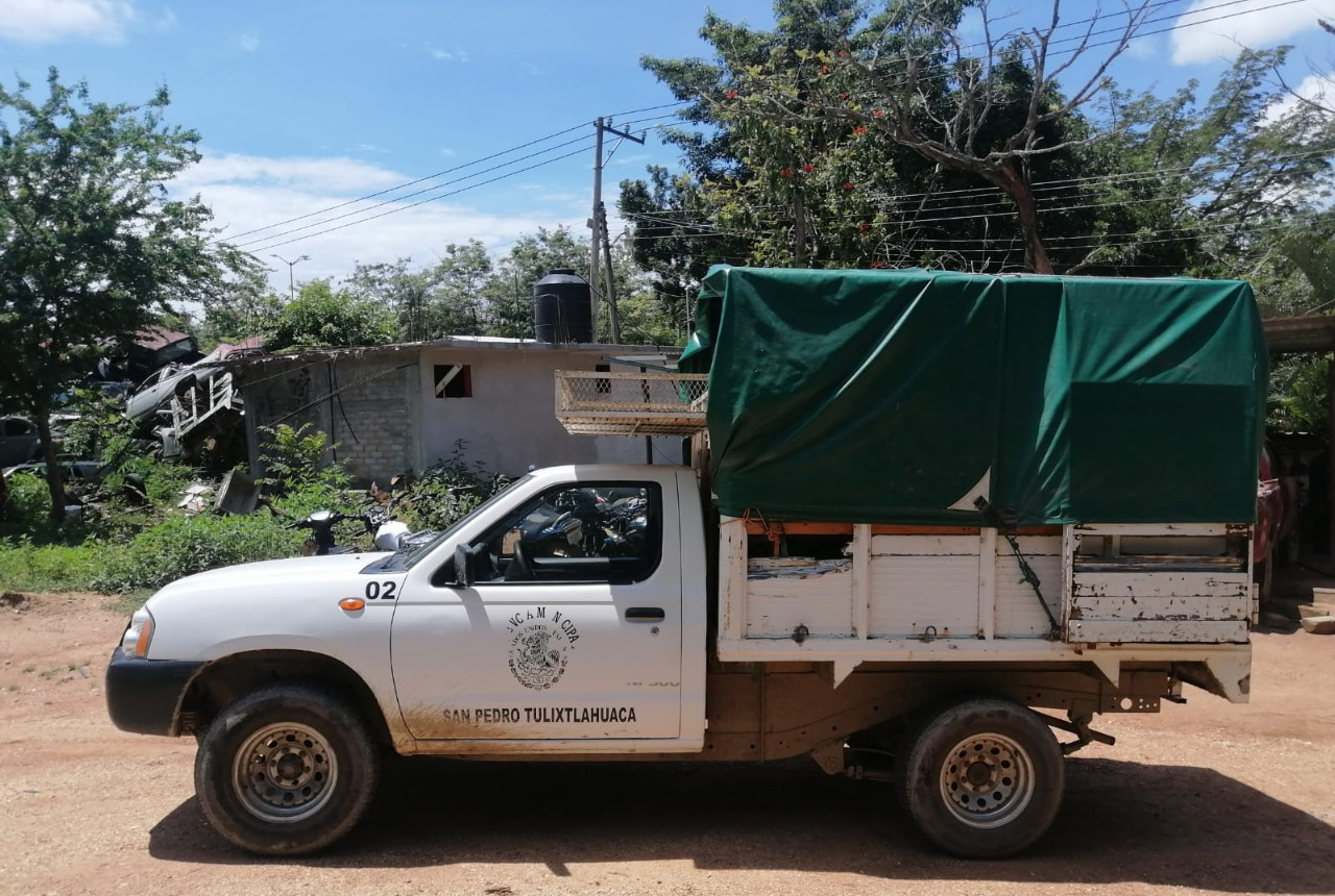 En Santiago Pinotepa Nacional fue localizada una camioneta marca Nissan