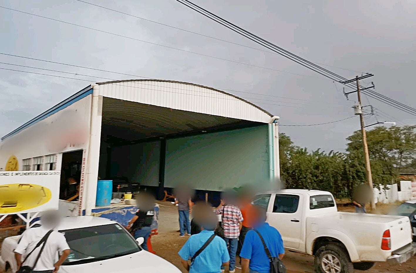 La bodega está ubicada a orilla de la carretera federal 175 en Ocotlán de Morelos.