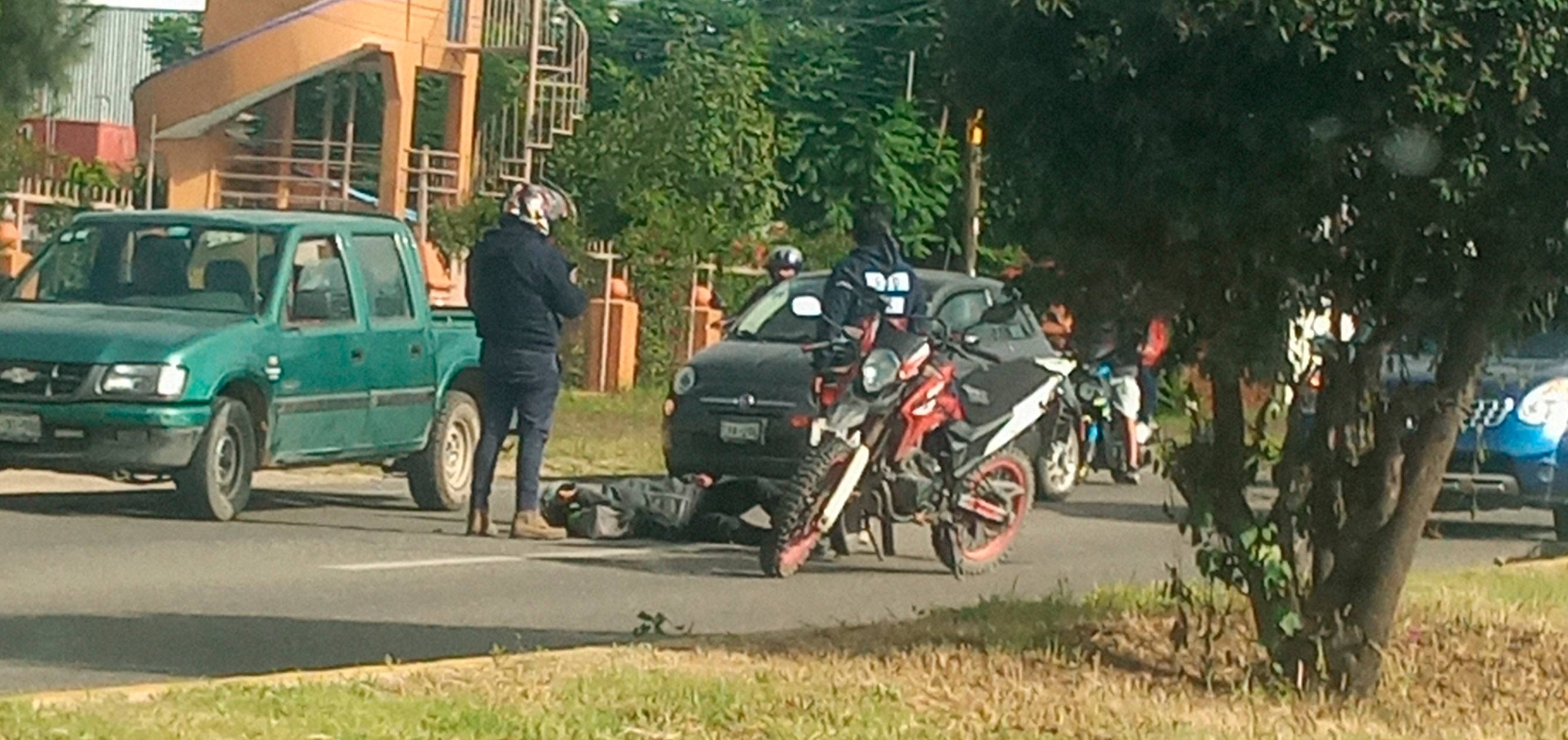 La motocicleta derrapó en la carretera que comunica a la Villa de Etla.