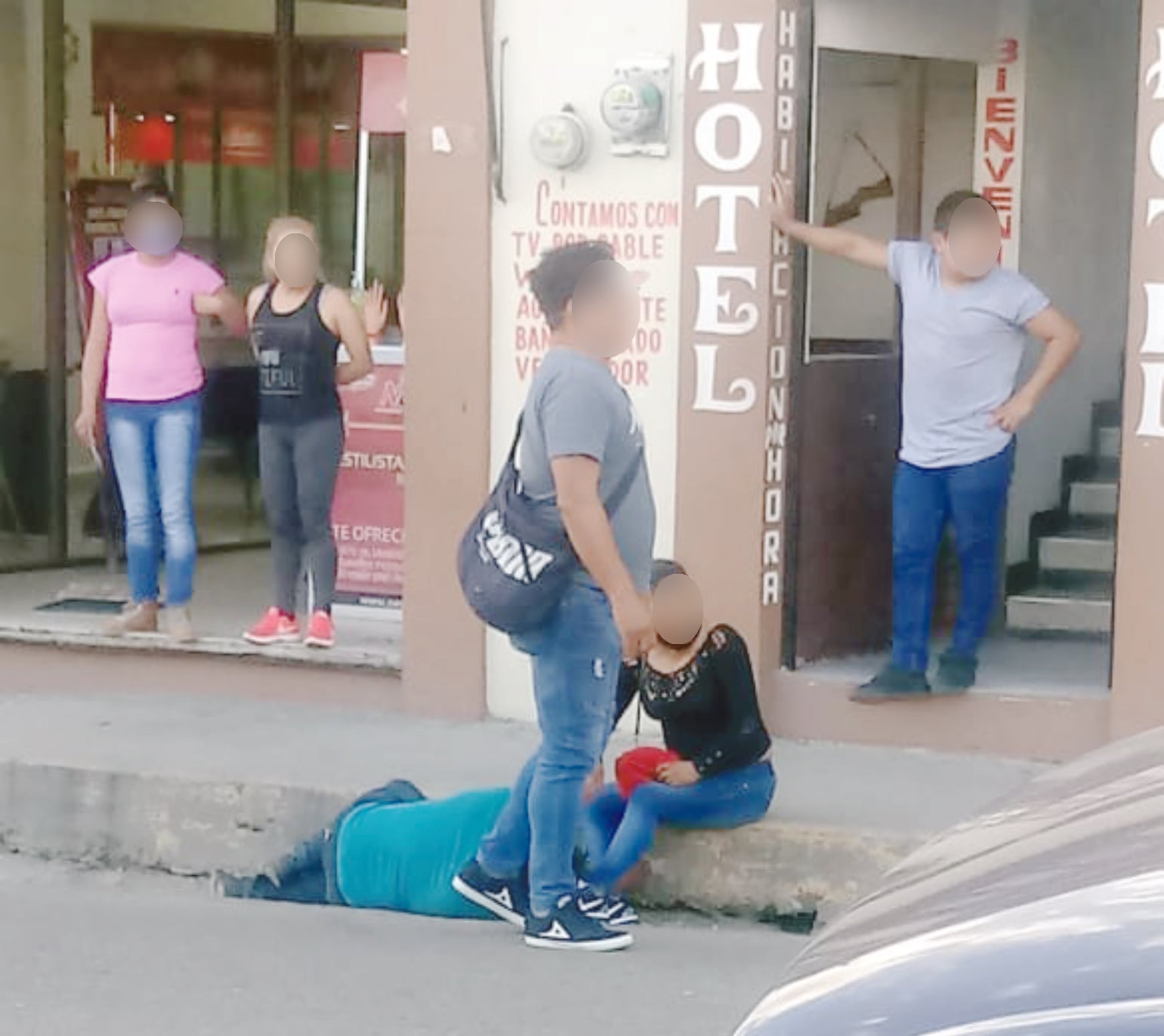 Los presuntos responsables se dieron a la fuga.