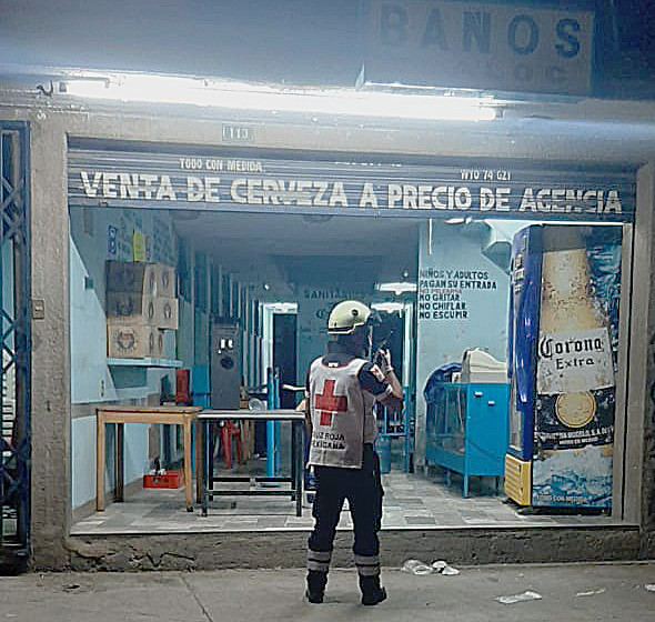 Las corporaciones policíacas y personal paramédico arribaron al lugar.
