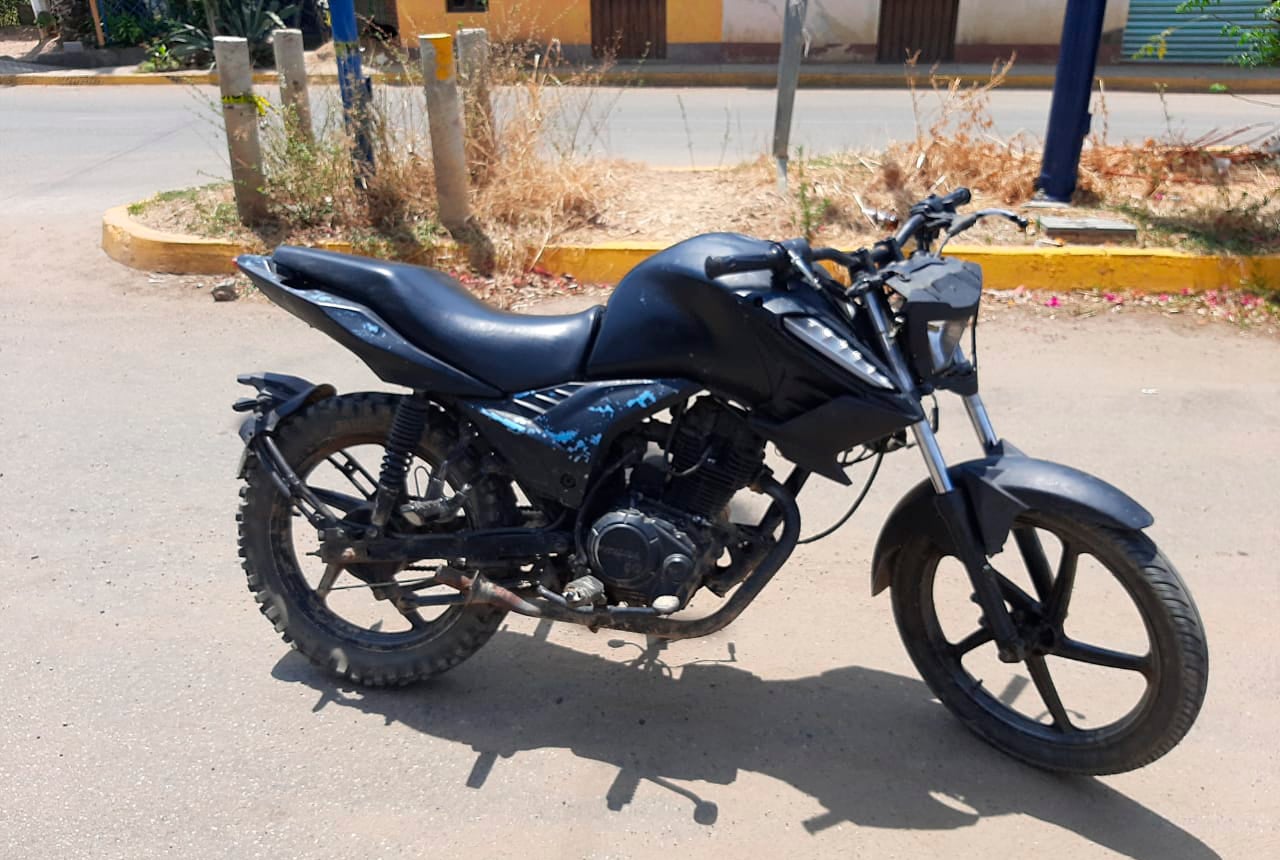 En la población de Zimatlán de Álvarez fue asegurada una motocicleta con reporte de robo.