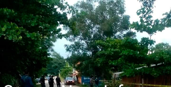 Los elementos policíacos investigan otro crimen en Río Verde.