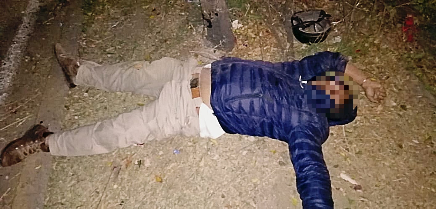 El joven quedó sin vida en el camellón.