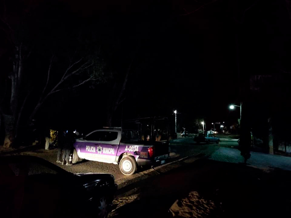 Los agentes investigadores arribaron al lugar para realizar las diligencias.