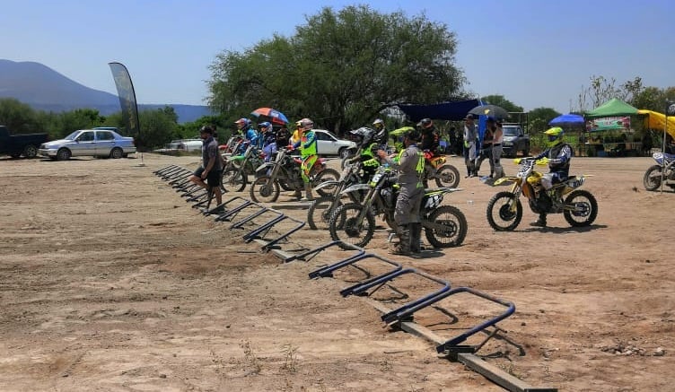 Pilotos oaxaqueños participaron en la tercera fecha del Campeonato Regional de Motocross Platino 2021.