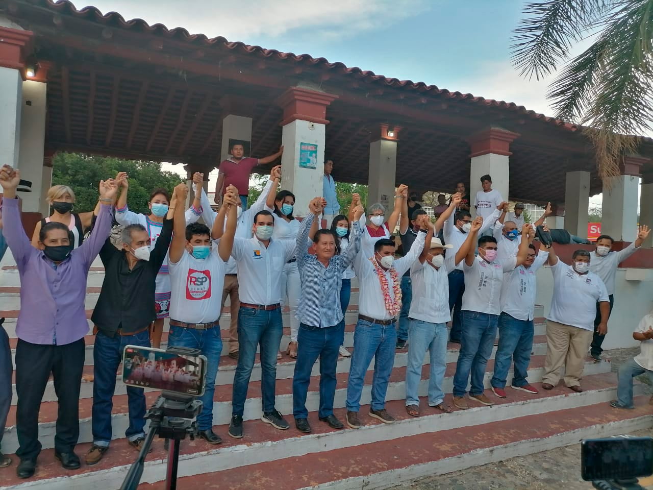 Tres ex candidatos a la presidencia de Huatulco se pronunciaron por el reconocimiento del triunfo del morenista Pepe Hernández.