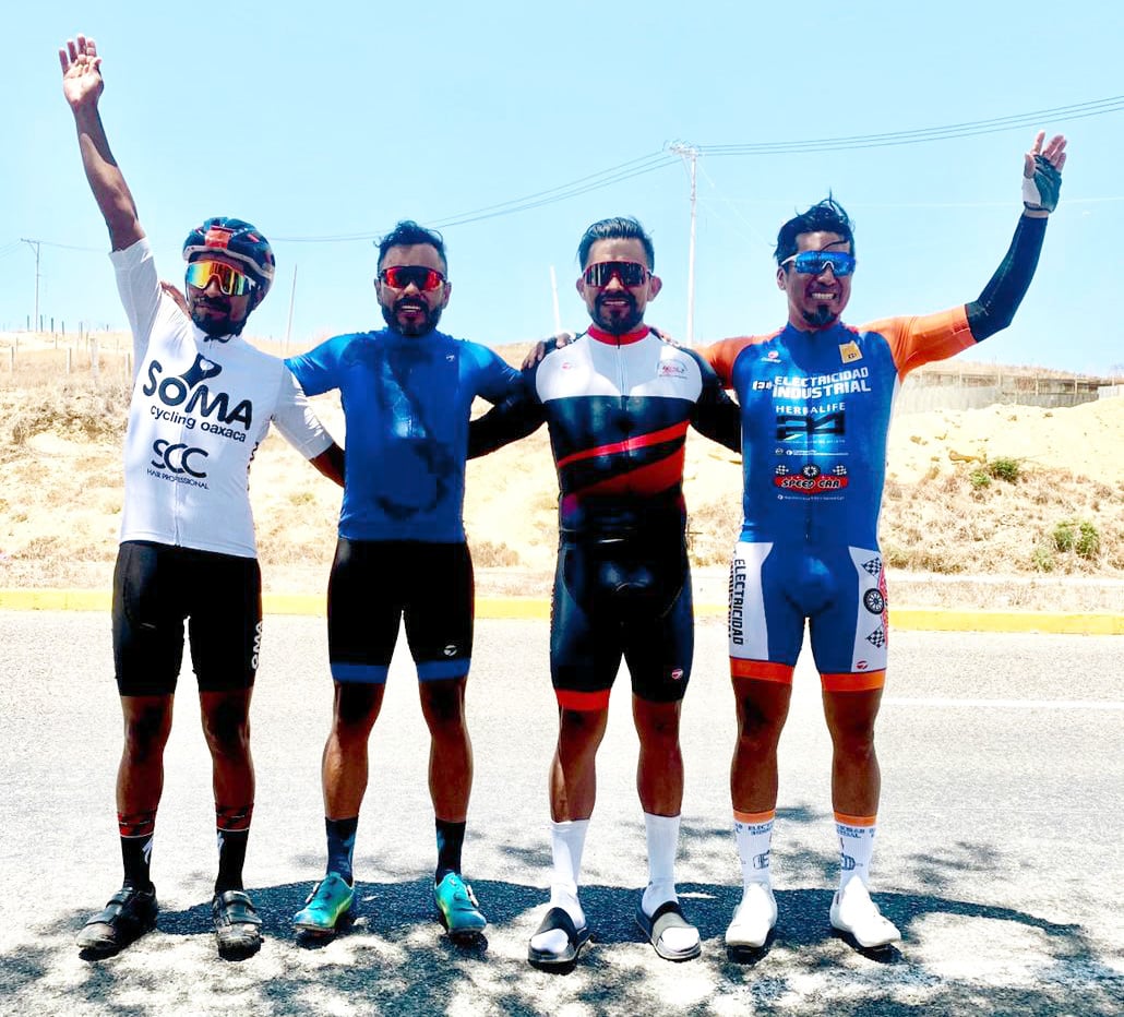 En la categoría de segunda fuerza, el podio los formaron: Sergio Aquino (cuarto), José Luis Ramos (segundo), Ramón Mejía (primero) y Omar Coache (tercero).