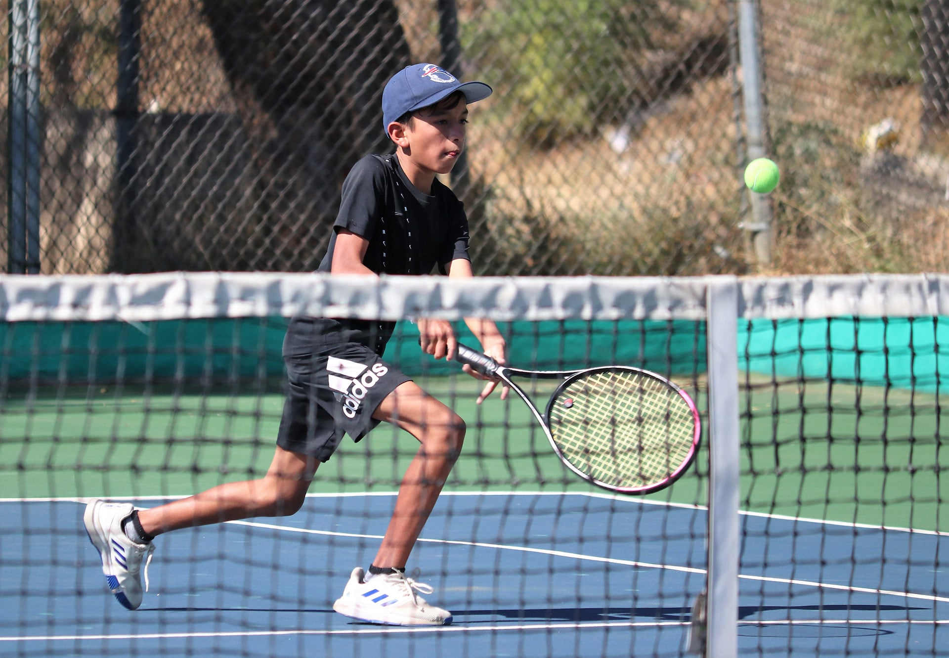 Emilio Ramírez avanzó a semifinales de la D menor varonil.