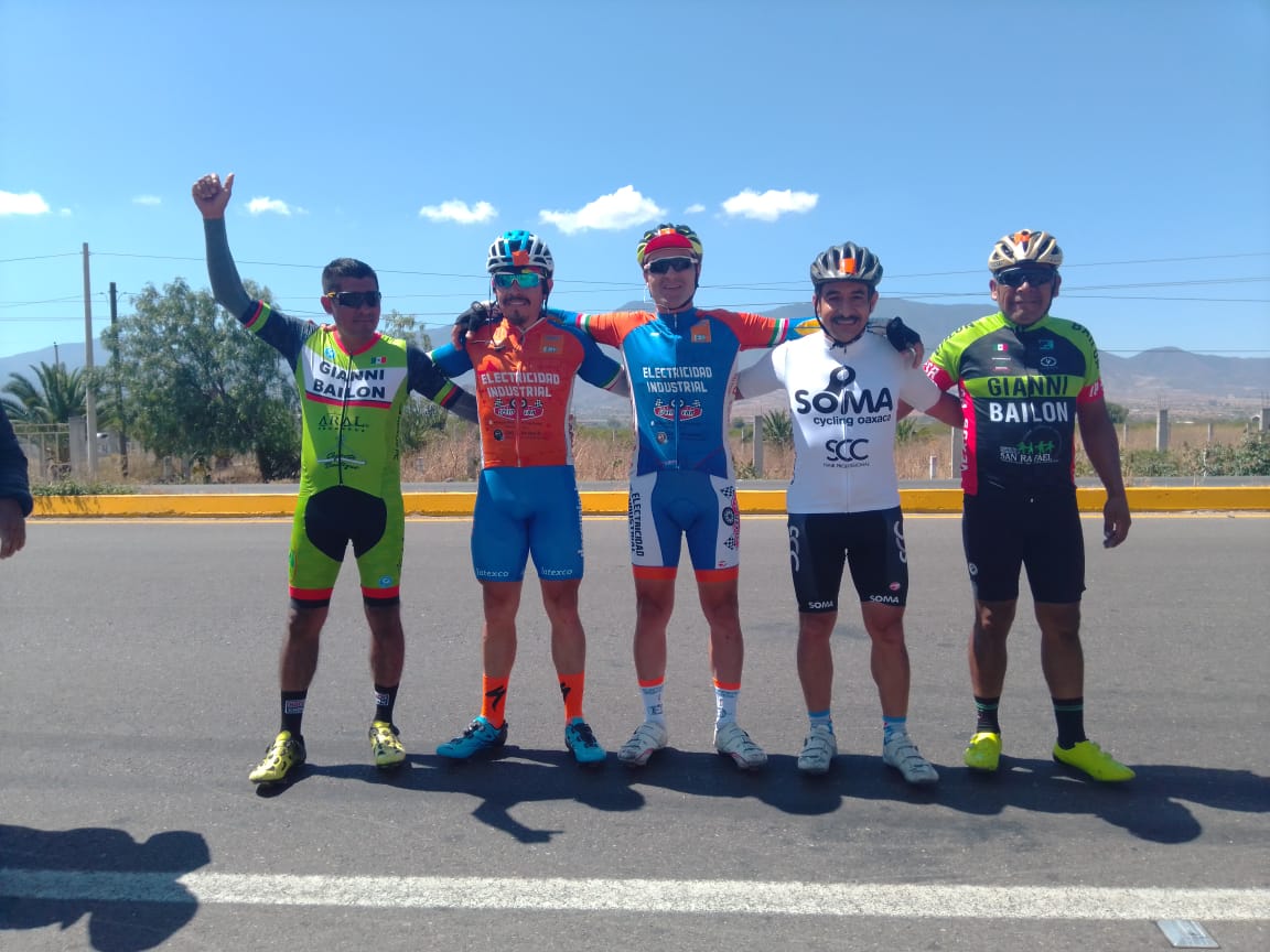El podio en la categoría de Tercera Fuerza lo integraron: Mario Güendulain, Gil Hernández, Enrique Ramírez, José Carlos Jiménez y Leonel Santiago.