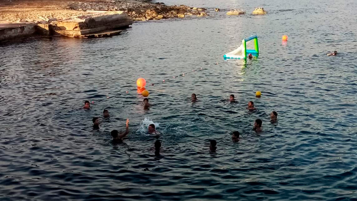 Se promueve la práctica del waterpolo beach en la Costa Esmeralda.